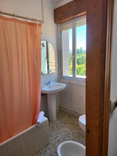 HOSTAL BARCELONA in Entrimo