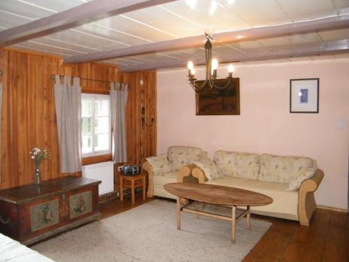 6 twin beds, 1 sofa bed