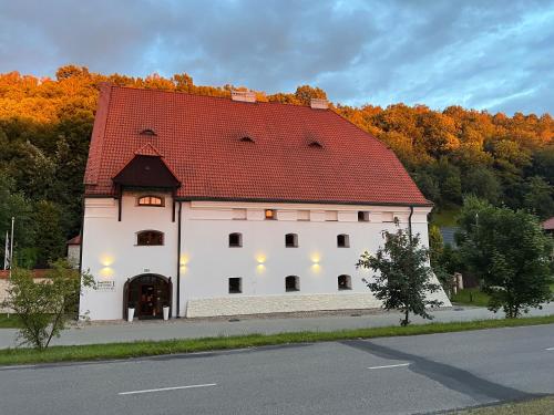 Hotel Spichlerz Pierwszy SPA & WELLNESS - Accommodation - Kazimierz Dolny