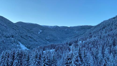 Bergblick Ruhe und Aussicht auf 1100m