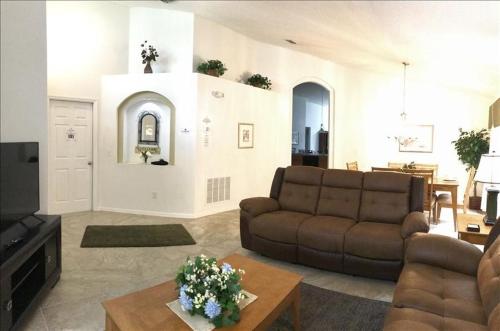 18 Sunrise House - image 4