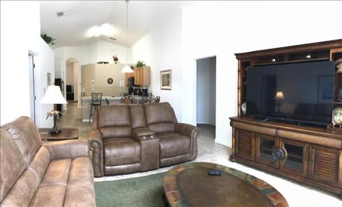 18 Sunrise House - image 10
