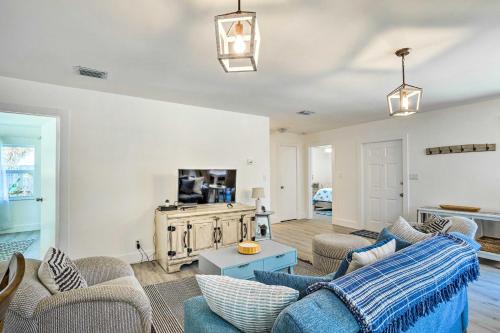 Lovely Boynton Beach Home about 3 Mi to Beaches! in Boynton Beach, USA