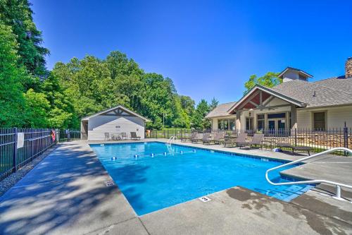 Cozy Townsend Condo, Resort-style Amenities! - Townsend, TN