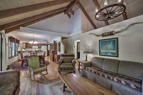 Gorgeous Home with Fireplace Less Than 6 Mi to Downtown in Bryson City, USA