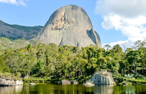 Quarto inteiro, Condomínio Vista Azul, Pedra Azul