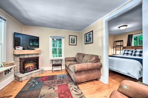 Bryson City Home with Private Fire Pit and Creek! - Bryson City