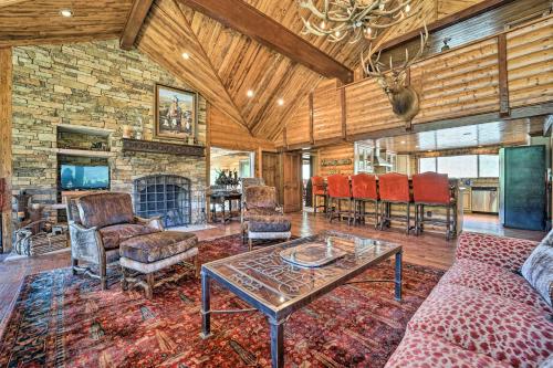 Fish Creek Ranch Lodge with Hot Tub and Game Room in Dunton (CO)