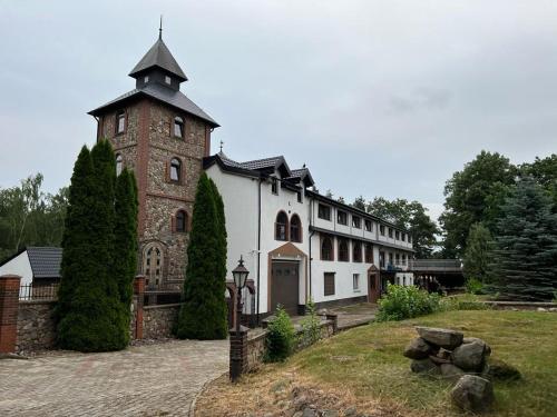 Agroturystyka Trzy wieże (Agroturystyka Trzy wieze) in Czerna