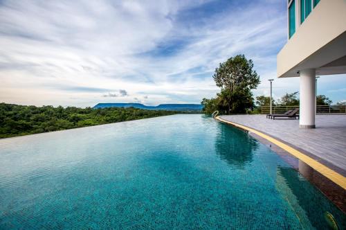 Swimming pool, ChanNgarm Mountain View จันทน์งาม เมาท์เท่นวิว in Wang Sai