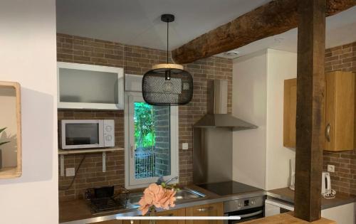 D2 CHARMANT duplex proche de la mer, avec jardin in 安古維爾