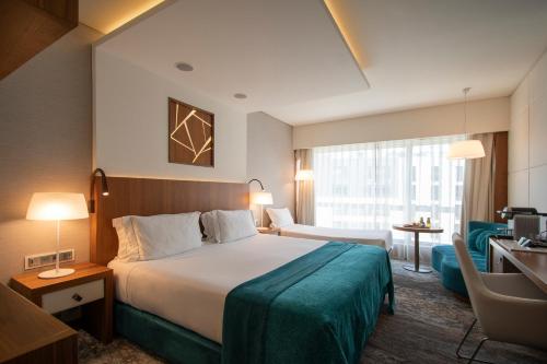 room detail thumbnail 1