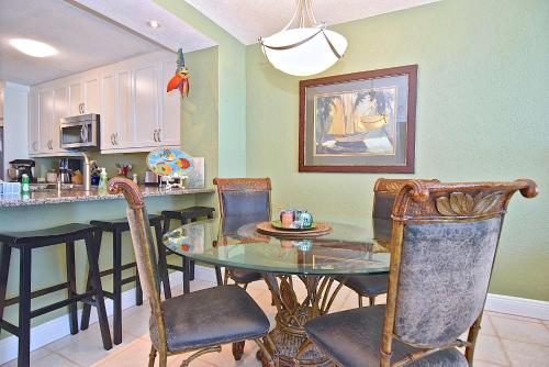 Bahia Vista 8-414 2 Bedroom Sleeps 4 4th Floor Heated Pool Spa Near Beach WiFi - image 10