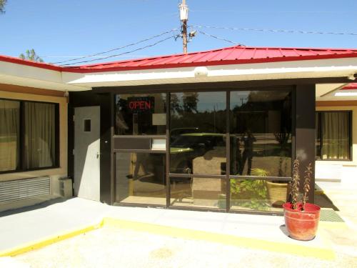 Country Inn Motel