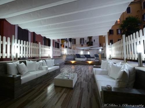 Vaticans Roof Set in a prime location of Rome, Vaticans Roof puts everything the city has to offer just outside your doorstep. Offering a variety of facilities and services, the property provides all you need for 