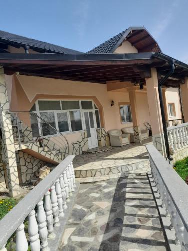. Casa Manu