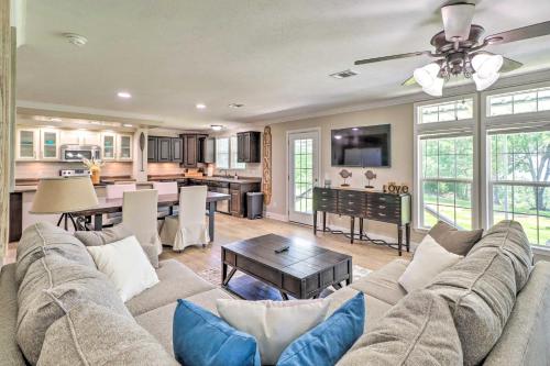 Lakeview Edgemont Escape with Fire Pit and Grill!