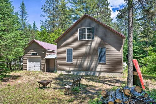 Cabin-Inspired Home Less Than 12 Mi to Sugarloaf Mtn!