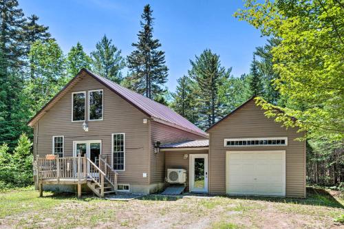 Cabin-Inspired Home Less Than 12 Mi to Sugarloaf Mtn!