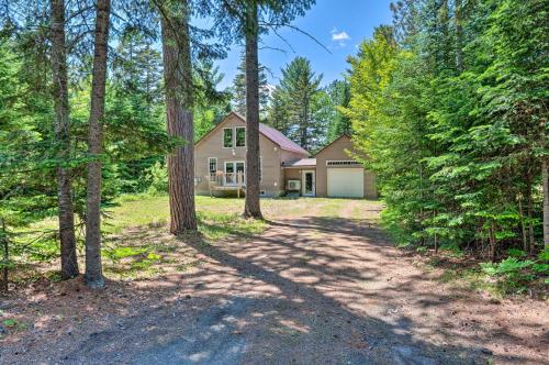 Cabin-Inspired Home Less Than 12 Mi to Sugarloaf Mtn!