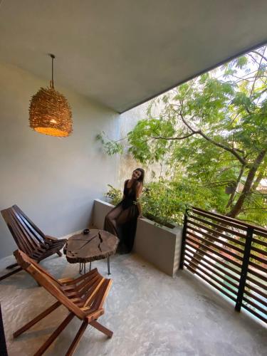 Suite Queen with Balcony and Pool View image 9