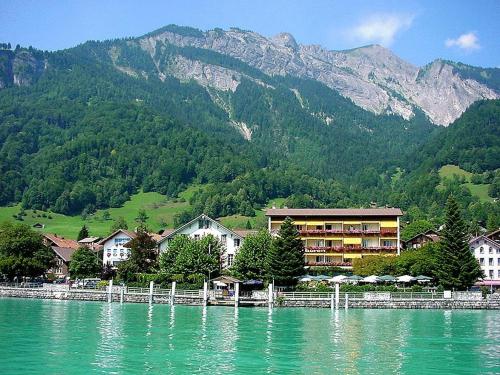  Seehotel Bären, Pension in Brienz