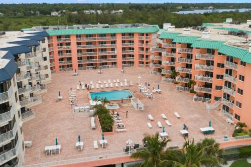 Beach Cottages 504 2BRs Pool Walk to Beach Ocean View Wi-Fi Sleep 7 - image 2