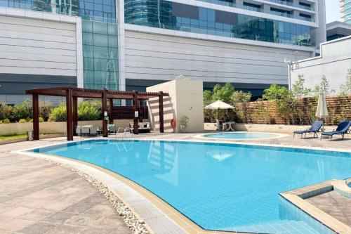 Chic Studio Apartment in Yacht Bay Dubai Marina - image 2