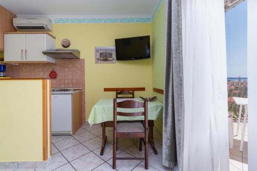 Apartments with a parking space Rab - 14120 - image 3