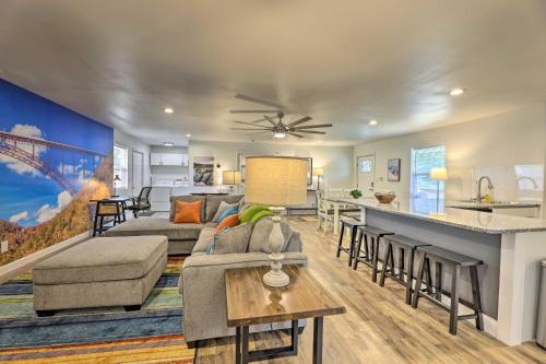 Pet-Friendly Digs with Fire Pit and Large Yard! in Fayetteville, USA