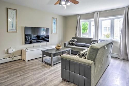 Family-Friendly Keansburg Home: Walk to Beach! in Hazlet (NJ)