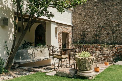 372440000 Orchid House San Miguel de Allende