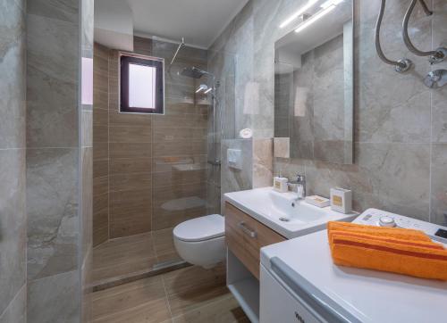 Oscar Exclusive Apartment - image 2