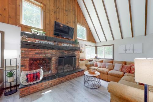 Rocky Red in Bromley Village, USA