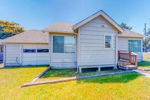 Waldport Bungalow in วัลด์พอร์ต (OR)