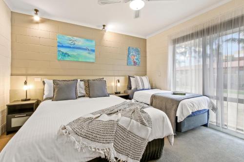 Sandbar Motel