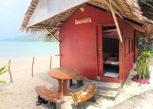 Dragon Pearl Beach Resort in Kota Belud