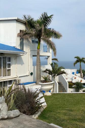 Santorini Guesthouse in Amanzimtoti