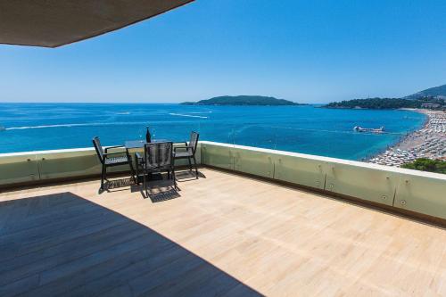 شرفة/ تراس, Green Stone Apartments in Rafailovici