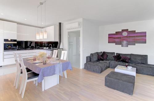 Apartment Moretić (Apartment Moretic) in Gromaca