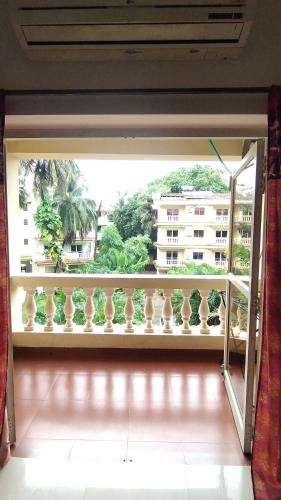 Seacoast Retreat- Lovely 2 BHK apartment with pool