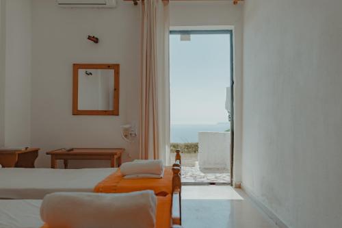 Camera twin, piano terra, vista sul mare