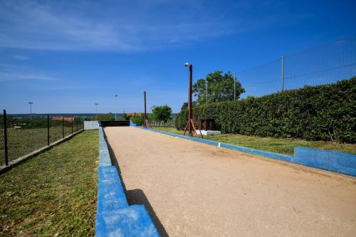 Country house Oasis with private tennis court