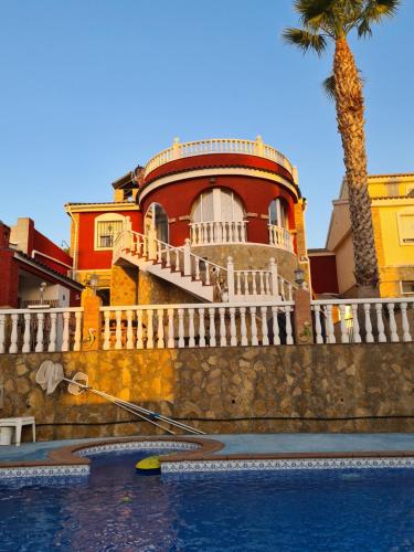 Impeccable 7-Bed Villa in Monforte del Cid gîte à louer Font-Calent