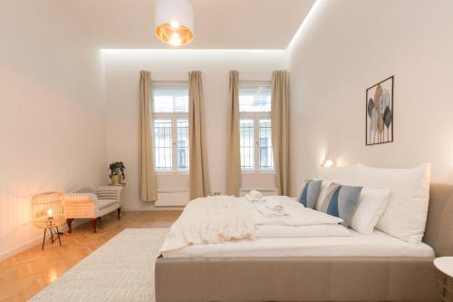 Space and Elegance in The Heart of Budapest - image 10
