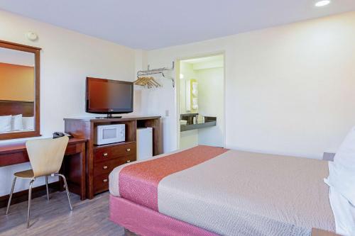 1 queen bed