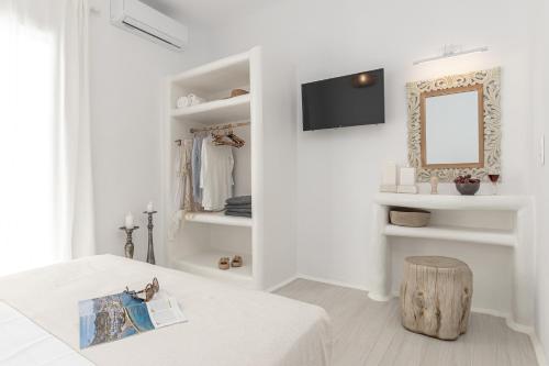 Ariadne's Crown Luxury Suites with Private Pool