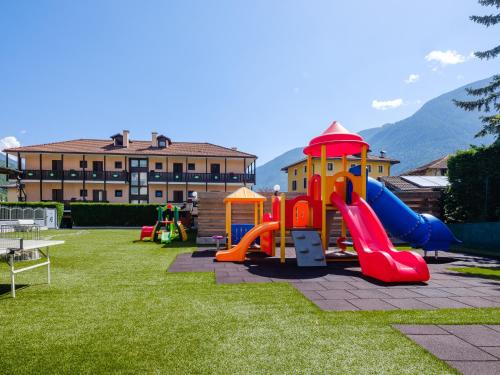 Albergo Dimaro Wellness Hotel - 정원