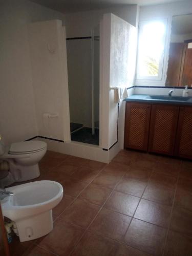 Son Bou by The Sea; home with a private garden, Son Bou (Foto 9)