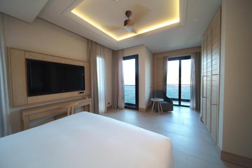 Executive Suite with Sea View